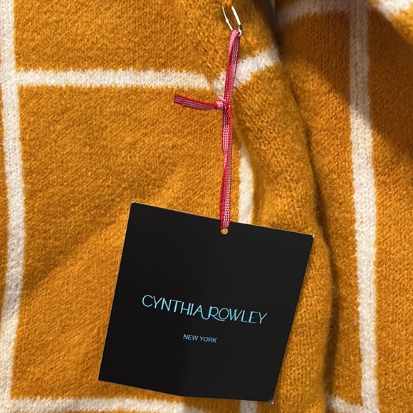 Cynthia Rowley Sweater - Picture 6 of 7